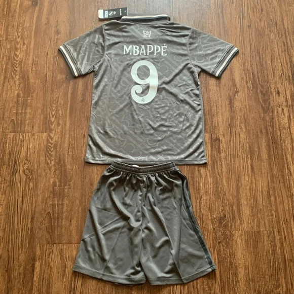 MBAPPE Real Madrid 2024 Third Soccer Jersey & Shorts Set Size Large (26) New - Picture 5 of 8